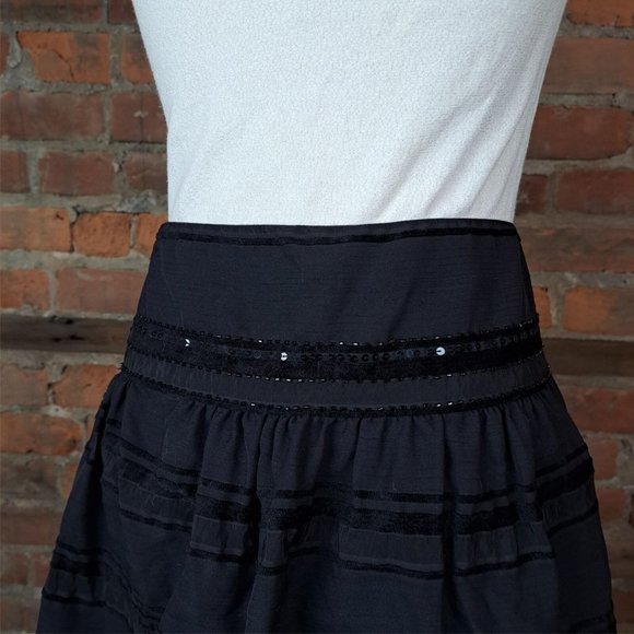 Guess Tiered Skirt Black Sequins Beads Velvet Detail Mini Size 26 - Picture 7 of 8